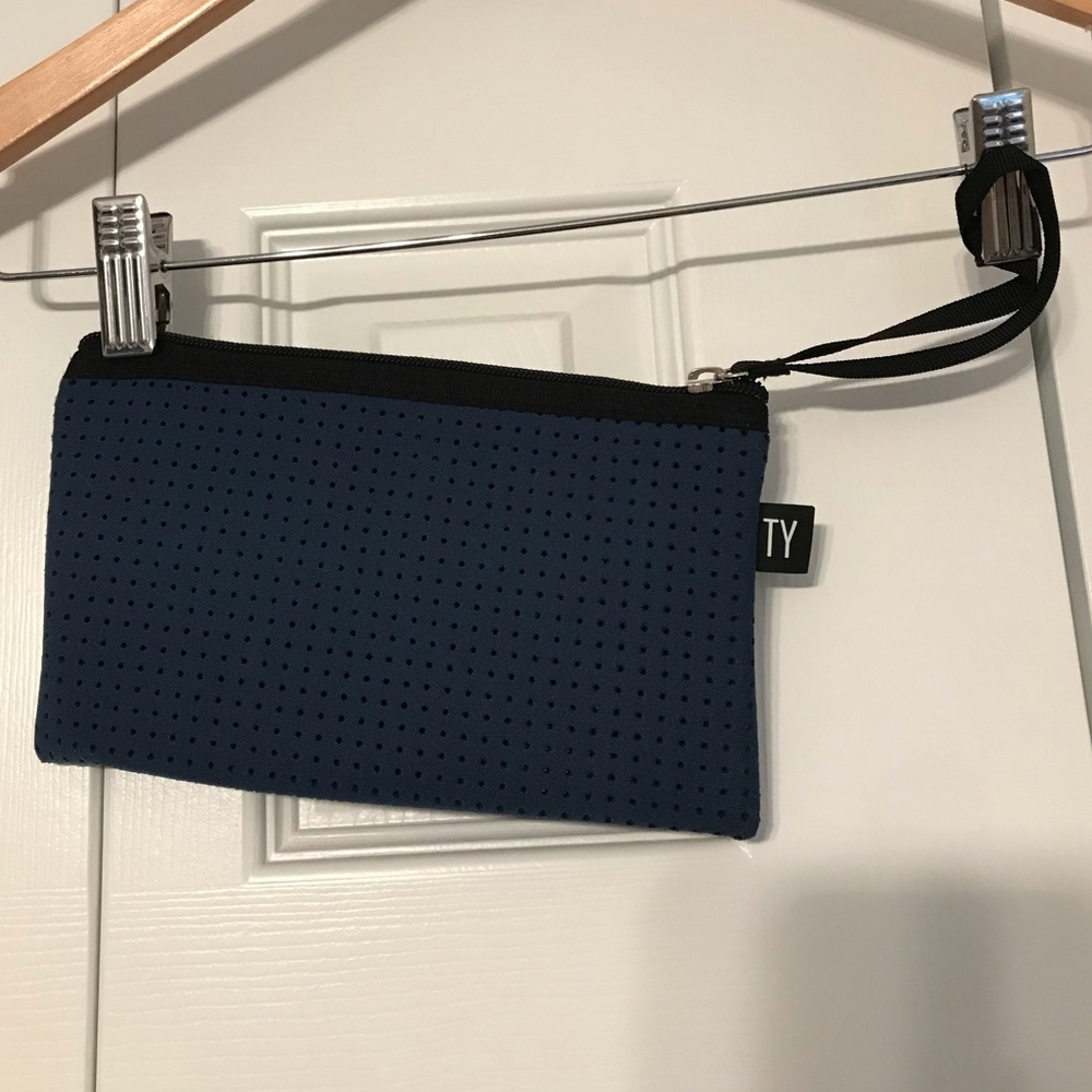 Neoprene wristlet NWOT Navy blue